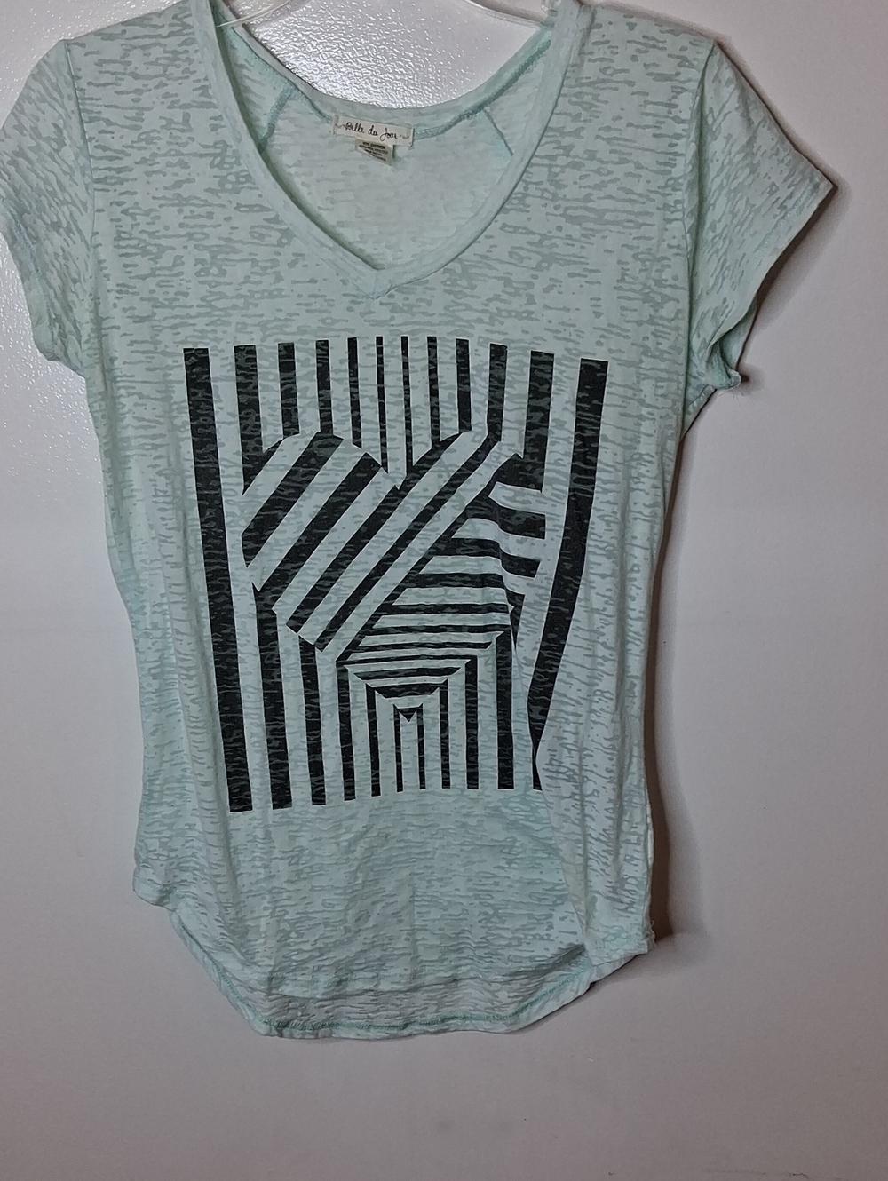 La Belle Women's Size Large Mint Green V-Neck Tee with Black Geometric Stripes